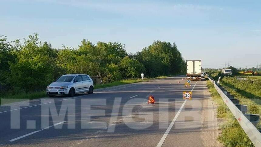 На трассе Калининград — Мамоново сбили мужчину, который собирал по дороге отвалившиеся куски своего авто  - Новости Калининграда | Фото: пресс-служба УМВД по Калининградской области