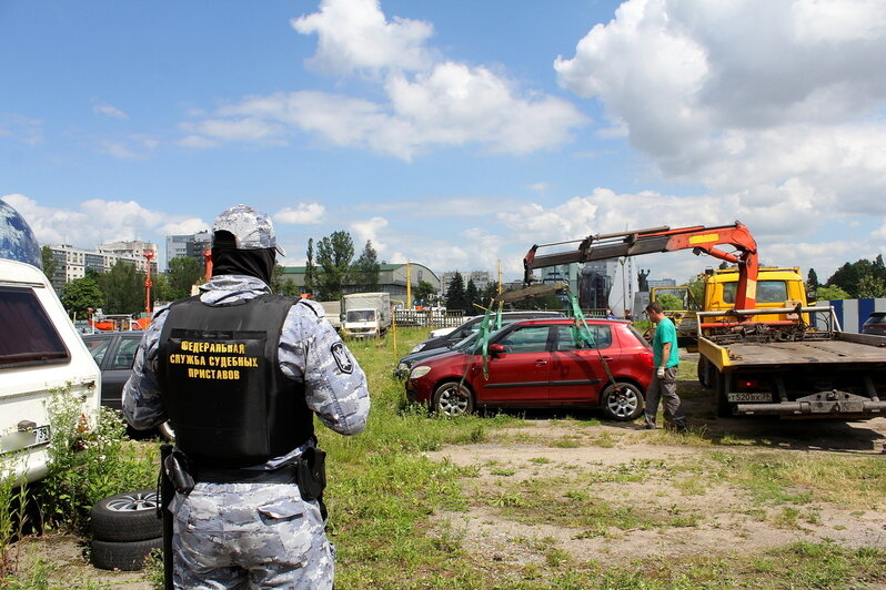 Участок на Портовой, где снесли незаконную парковку, попросил вернуть Музей янтаря  - Новости Калининграда | Фото: пресс-служба УФССП России по Калининградской области