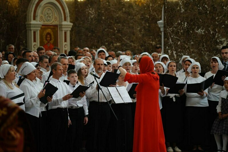 «Вера в бога, наука и культура»: патриарх Кирилл провёл литургию в Кафедральном соборе Христа Спасителя в Калининграде (фото) - Новости Калининграда | Фото: Эдуард Молчанов