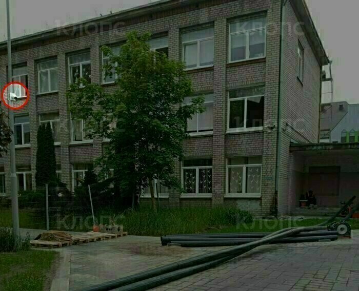 Рядом с дорожкой установлена видеокамера, но запись ДТП пострадавший и его сестра не видели | Фото: Галина Пульнева