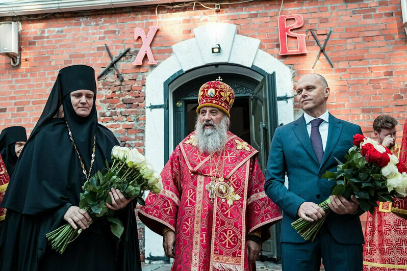 Приезд патриарха, ЧП на детской площадке и посылки с мусором: 12 событий, которые калининградцы обсуждали в выходные  - Новости Калининграда | Фото: священник Игорь Палкин и Эдуард Молчанов