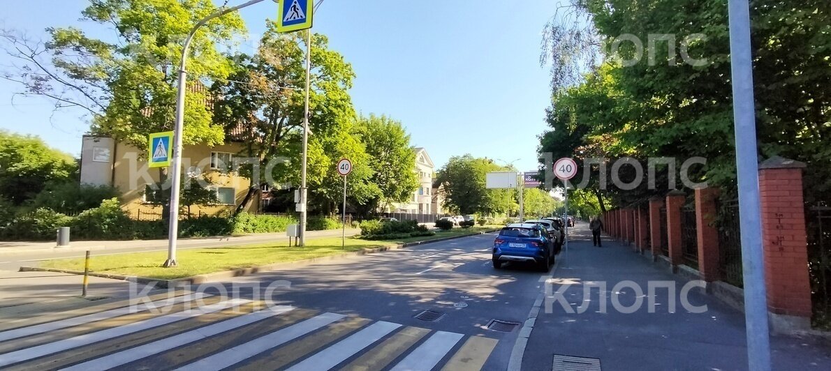 Перед камерами на ул. Кутузова установлены знаки ограничения скорости | Фото: «Клопс»