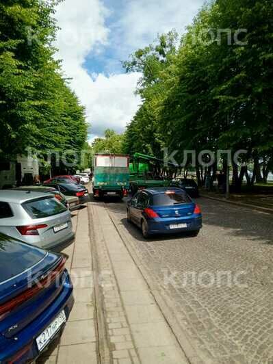 На Пролетарской у башни Врангеля начали эвакуировать автомобили (фото, видео) - Новости Калининграда | Фото: Георгий Румянцев