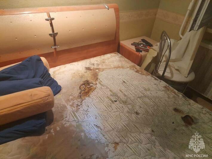На бульваре Любови Шевцовой любитель покурить в постели спровоцировал  возгорание, панику и приезд МЧС (фото)  - Новости Калининграда | Фото: МЧС На бульваре Любови Шевцовой любитель покурить в постели спровоцировал  возгорание, панику и приезд МЧС (фото)  - Новости Калининграда | Фото: МЧС