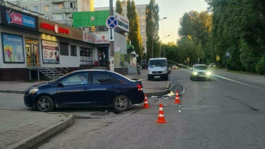 Не оглянулся посмотреть, не помешает ли она: на Зелёной водитель авто сдал назад, проигнорировав женщину-пешехода  - Новости Калининграда | Фото: пресс-служба УМВД по Калининградской области