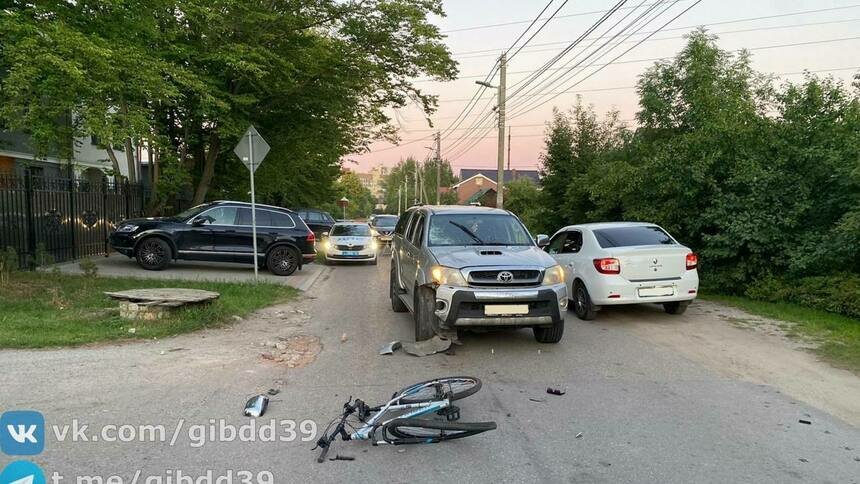 На улице Ивана Сусанина сбили 37-летнего нарушителя на велосипеде  - Новости Калининграда | Фото: пресс-служба УМВД по Калининградской области