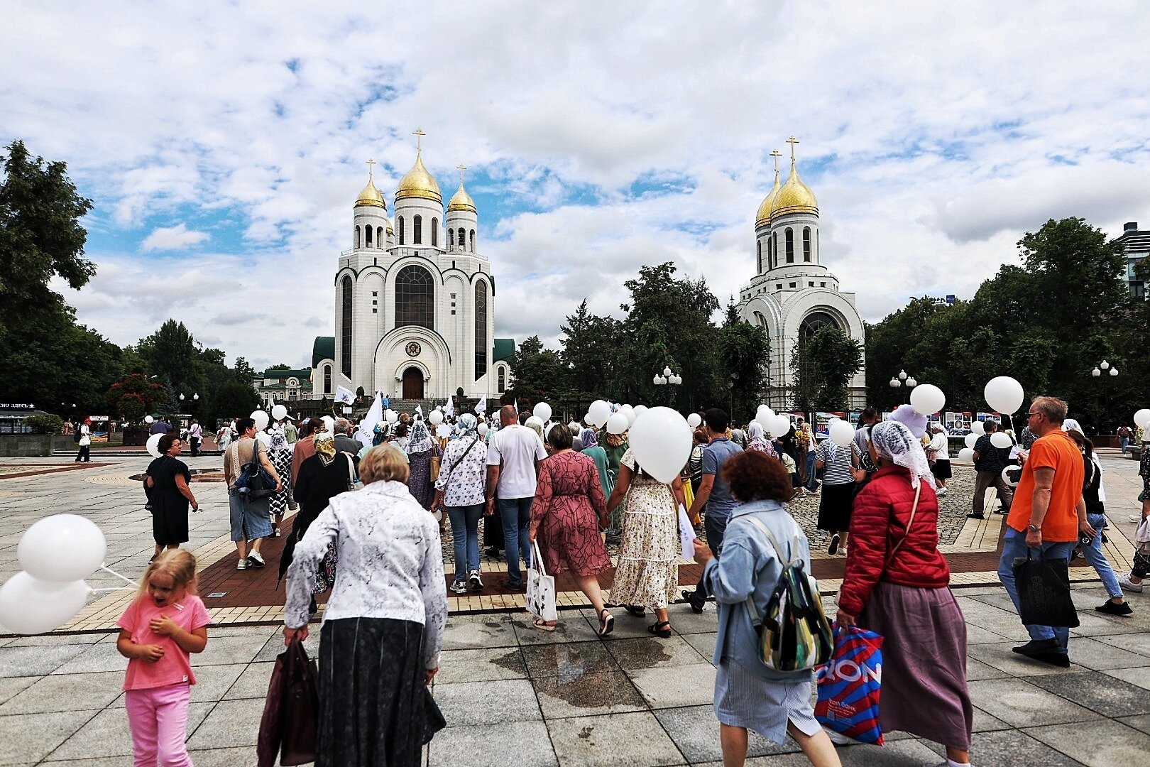 От взрослых до самых маленьких: в Калининграде прошёл парад семей (фоторепортаж) - Новости Калининграда | Фото: Александр Подгорчук / «Клопс»