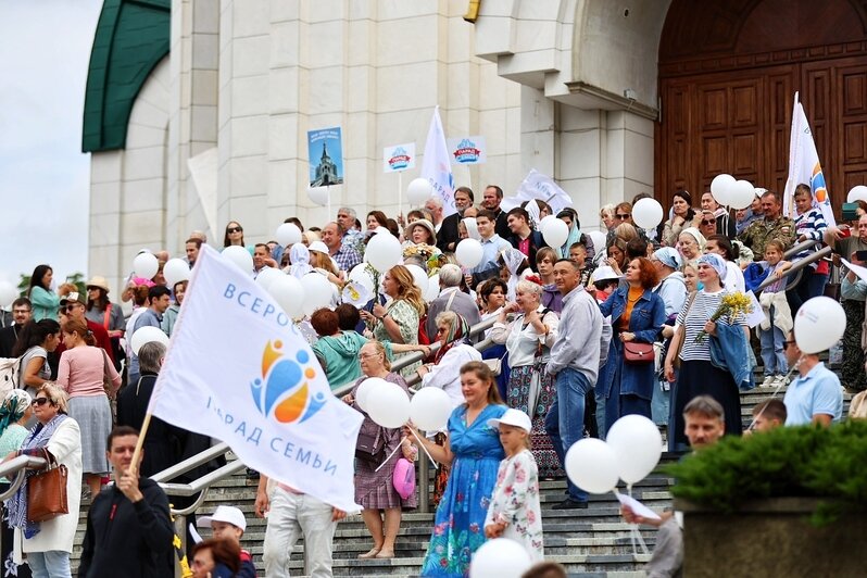 От взрослых до самых маленьких: в Калининграде прошёл парад семей (фоторепортаж) - Новости Калининграда | Фото: Александр Подгорчук / «Клопс»