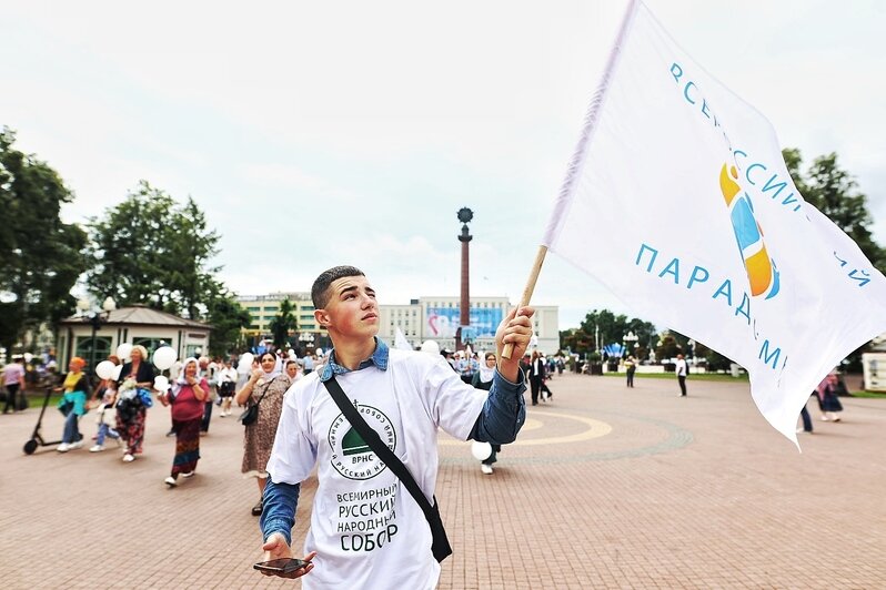 От взрослых до самых маленьких: в Калининграде прошёл парад семей (фоторепортаж) - Новости Калининграда | Фото: Александр Подгорчук / «Клопс»