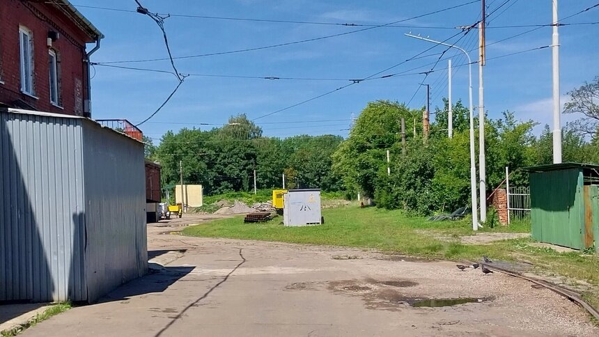 Так и не вышли на линию: в Калининграде распилили на части подаренные Москвой ЛиАЗы (фото) - Новости Калининграда | Фото Михаила Лаврукайтиса