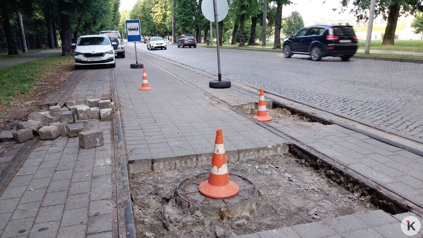 В Калининграде снимают трамвайные рельсы ещё на одном участке, автобусную остановку перенесли (фото) - Новости Калининграда | Фото Михаила Лаврукайтиса