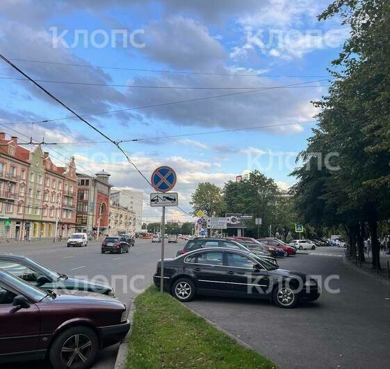 За год табличку так и не сделали, зато эвакуаторы таскают машины: на Ленпроспекте появилась новая ловушка для водителей  - Новости Калининграда