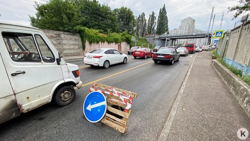 В Калининграде на двухъярусном мосту грузовик сбил две балки, спровоцировав пробки - Новости Калининграда | Фото: Александр Подгорчук / Архив «Клопс»