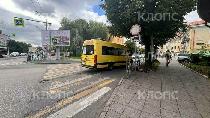 Снова появился «кирпич»: в Калининграде во второй раз запретили движение с Советского на Брамса, хотя ремонта дороги нет (фото) - Новости Калининграда | Фото: «Клопс»