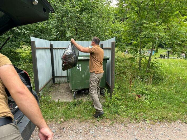 На Виштынце после жалоб на залежи мусора разобрали территорию возле одного из озёр (фото) - Новости Калининграда | Фото: пресс-служба нацпарка