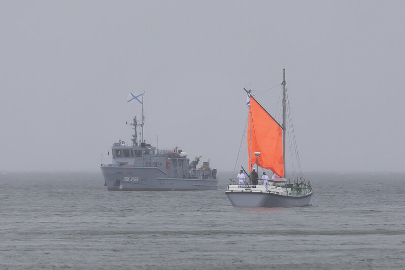 Огонь, вода и алый парус: в Балтийске прошёл штормовой парад в День ВМФ (фоторепортаж) - Новости Калининграда | Фото: Александр Подгорчук / «Клопс»