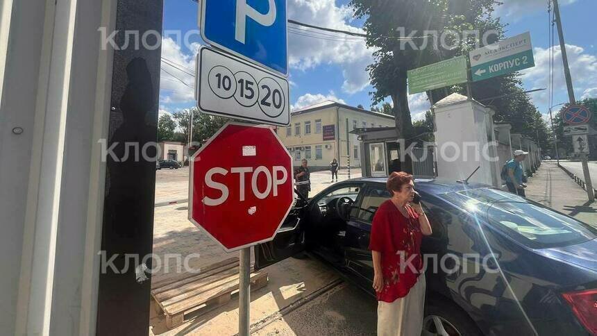 «Придумали что-то новое»: в центре Калининграда женщину-инвалида не пустили на платную парковку - Новости Калининграда | Фото: «Клопс»