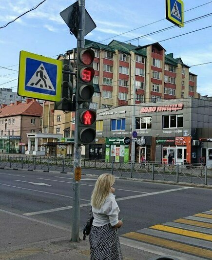 В Калининграде на Горького светофор запутал водителей и пешеходов (фото) - Новости Калининграда