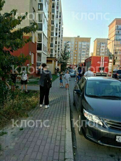 Вспыхнули вещи на балконе: на Левитана произошёл пожар в многоэтажке (фото, видео) - Новости Калининграда | Фото: очевидец