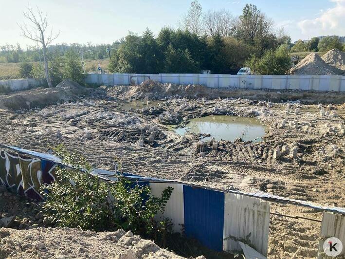 В Зеленоградске снесли фундамент недостроенной марины на Тростянке (фото, видео)  - Новости Калининграда | Фото: «Клопс»