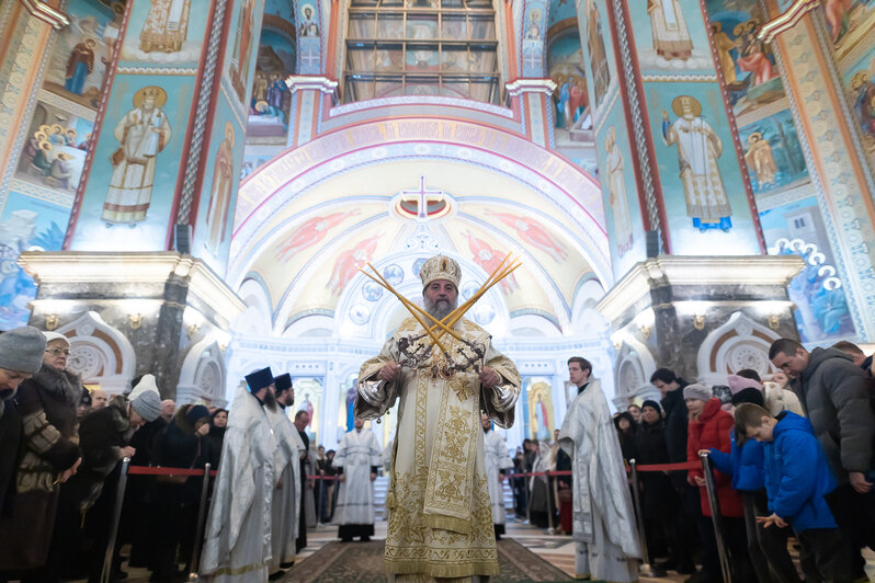 После появления первой звезды: в Кафедральном соборе прошло ночное рождественское богослужение (фоторепортаж) - Новости Калининграда | Фото: Александр Подгорчук / «Клопс»