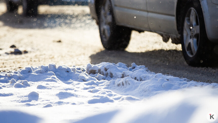 «Осторожнее, я чуть не влетел»: на каких дорогах Калининграда до сих пор скользко (список) - Новости Калининграда | Фото: Александр Подгорчук / «Клопс»