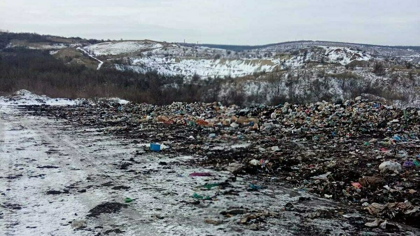 На границе Ростовской области и ДНР нашли свалку с гуманитарной помощью - Новости Калининграда | Фото: Александр Закутний