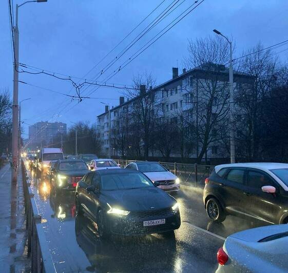 «До работы не добраться — всё стоит»: Калининград утром в четверг встал в пробках - Новости Калининграда | Фото: очевидец