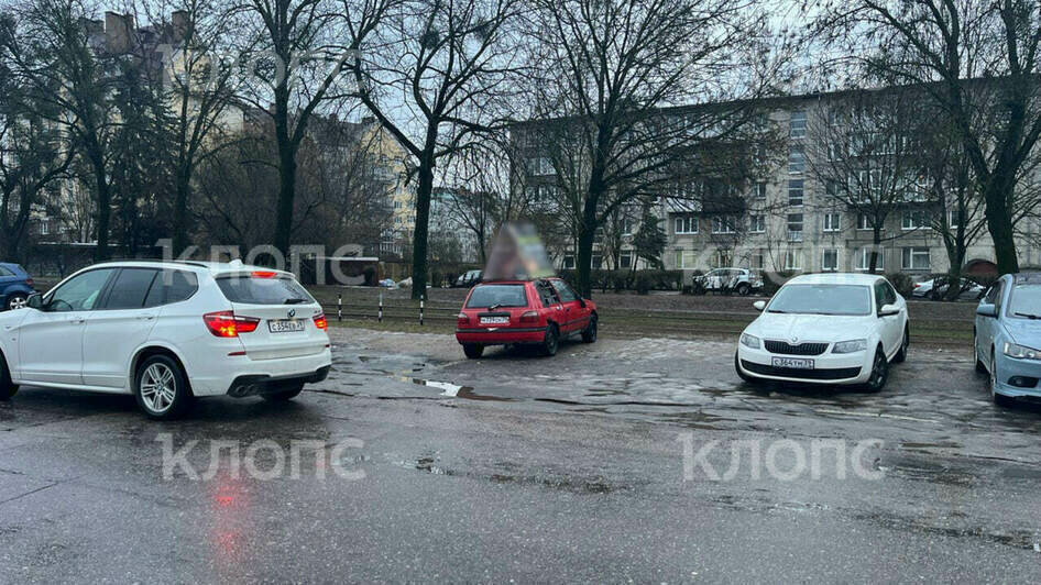 Реклама на колёсиках: Калининград заполонили прицепы и брошенные авто с объявлениями на борту (фото) - Новости Калининграда | Фото: «Клопс»