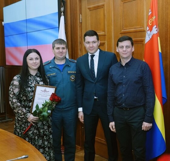 Волонтёры получают грамоты в Правительстве и общественной палате Калининградской области  | Фото: ПСО «Запад»