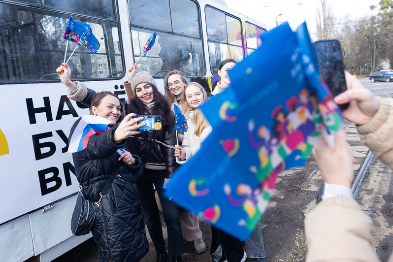 В Калининграде прошла акция ко Всемирному фестивалю молодёжи (фото)   - Новости Калининграда | Александр Подгорчук 