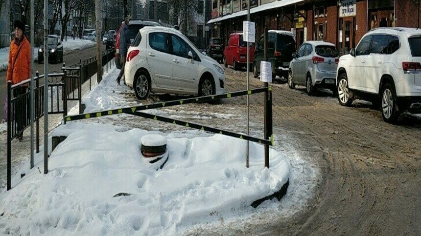 В Калининграде на К. Маркса демонтировали шлагбаум, который установили при въезде на общественную парковку - Новости Калининграда | Фото: пресс-служба администрации Калининграда