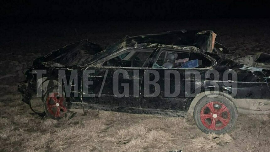 Помяты крыша, багажник и капот: под Нестеровом BMW вылетел с дороги, водитель получил травмы - Новости Калининграда | Фото: пресс-служба УМВД по Калининградской области