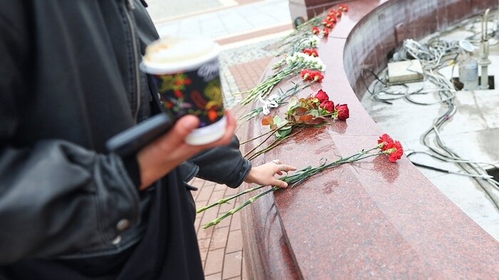 «Расплакалась и не спала до 4 утра»: калининградцы тяжело переживают трагедию в «Крокус Сити Холле» - Новости Калининграда | Фото: Александр Подгорчук / «Клопс»