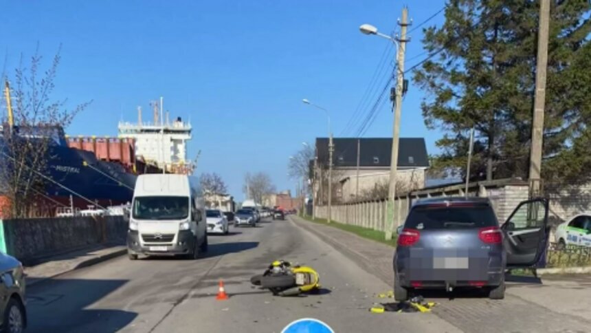 На Правой набережной произошло ДТП с участием мотоциклиста   - Новости Калининграда | Фото: пресс-служба региональной ГИБДД