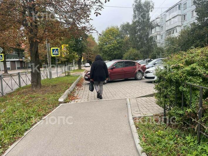 В центре Калининграда появились новые пешеходные переходы: что не так с зебрами (фото) - Новости Калининграда