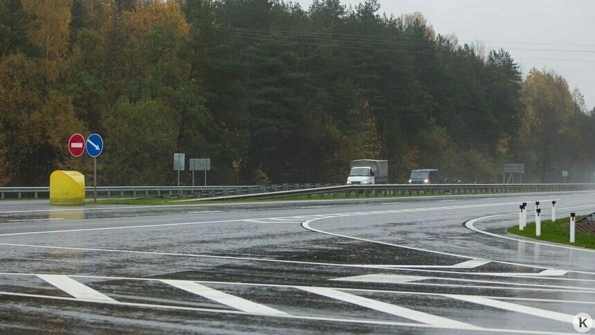 На месте крупной аварии с маршруткой возле Солдатово начали строить надземный пешеходный переход - Новости Калининграда | Фото: Александр Подгорчук / Архив «Клопс»