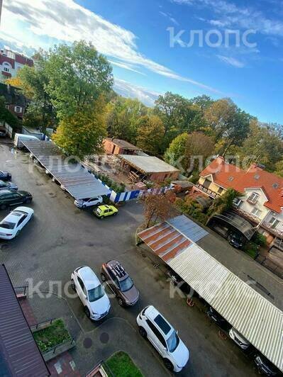 Спорная парковка во дворе дома на улице Невского, 51а-в | Фото предоставила Людмила
