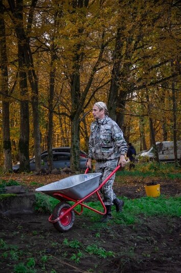 И показалась брусчатка: под Славском убрали самосев и строительный мусор вокруг руин кирхи XVIII века (фото) - Новости Калининграда | Фото: Сообщество «Хранители руин»