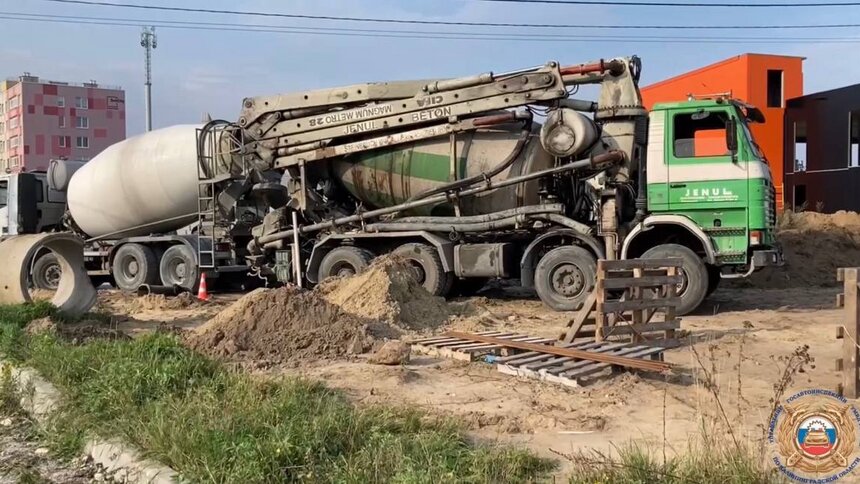 Под Зеленоградском водитель грузовика сдал назад и наехал на пешехода, водителю грозит срок  - Новости Калининграда | Фото: ГАИ Калининградской области 