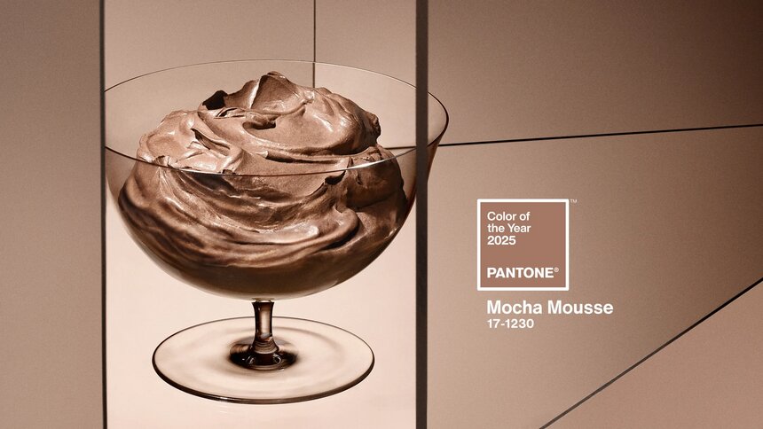 Шоколадный десерт: Pantone назвал главным цветом 2025 года оттенок Mocha Mousse  - Новости Калининграда | Иллюстрация: скриншот сайта Pantone