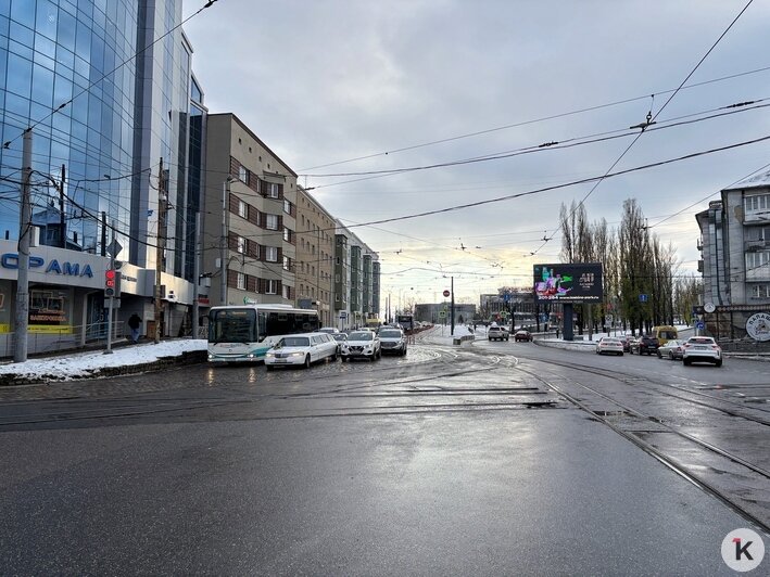 Опять ловушка для водителей: на перекрёстке Ленинского проспекта и Багратиона образовались ямы (фото) - Новости Калининграда | Фото: Александр Подгорчук / «Клопс»