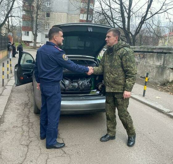 Калининградские следователи отправили бойцам в зону СВО новогоднюю гуманитарную помощь - Новости Калининграда | Фото: региональный СКР