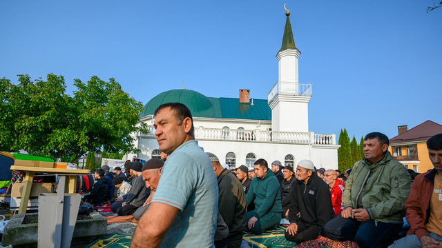 Три дня молитв: мусульмане в Калининграде отмечают Курбан-байрам (фоторепортаж)