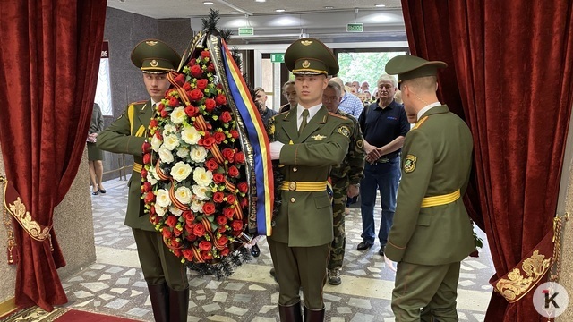 Пришли тысячи людей: в Минске простились с последним разведчиком из группы «Джек» Геннадием Юшкевичем (видео)