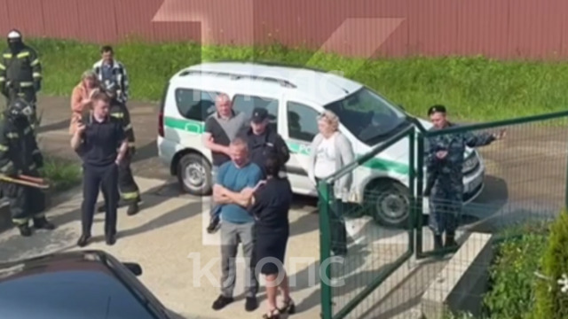 У вдовы погибшего под Гурьевском мотоциклиста, чья дочь стала инвалидом после ДТП, за долги забрали машину (видео)  