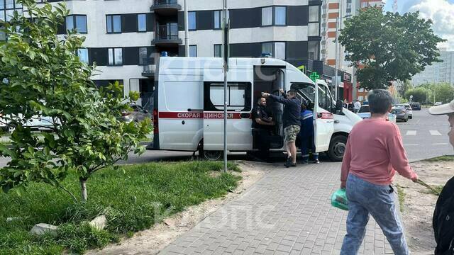 «Я умоляла, чтобы его оттащили»: соседка избитой на Батальной калининградки рассказала подробности нападения
