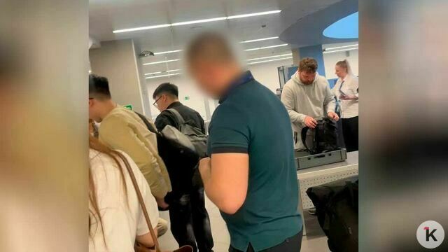 Вьетнамских студентов, прилетевших в Калининград из Москвы, не выпустили из Храброво и заставили вернуться в столицу