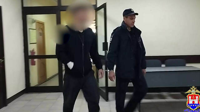 Напал со строительным ножом: в Калининграде пассажир такси изрезал водителю лицо и голову (видео)  