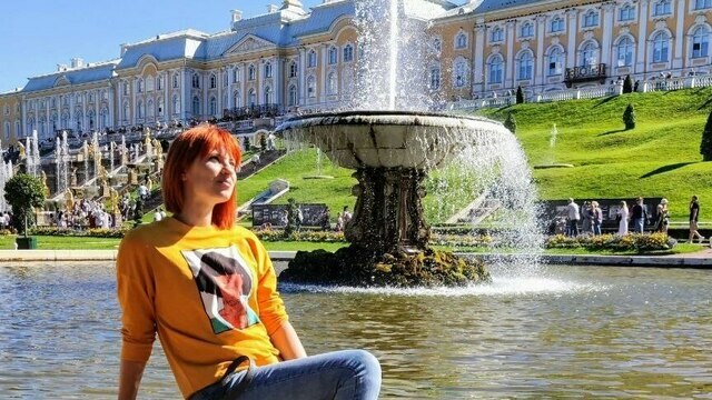 От строительных чертежей к кроссовкам для свадьбы: история художницы, которая рисует эмоции